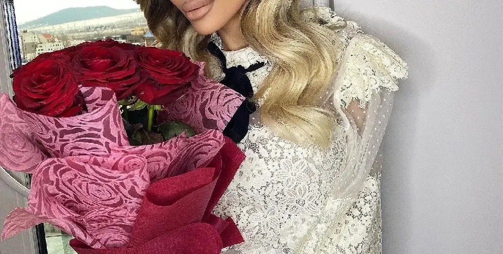 Силиконът на Джулиана Гани за малко да експлодира! (ШОК ФОТО)