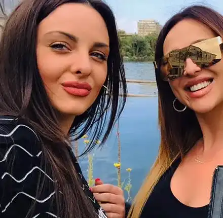 Симона Загорова: Майка ми и тази на Дани са като тийнейджърки, всички живеем под един покрив