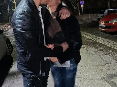 „Син“ талант заби красива умница  (Снимки)