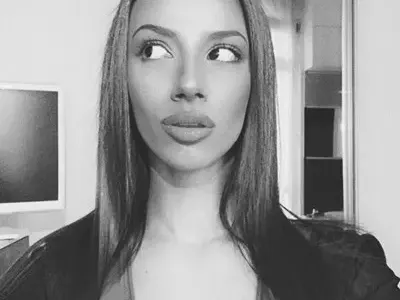 „Син“ талант заби красива умница  (Снимки)