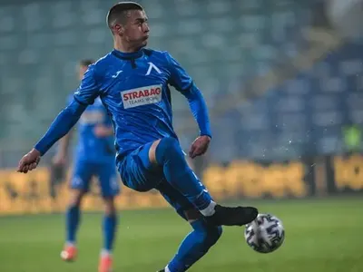 „Син“ талант заби красива умница  (Снимки)