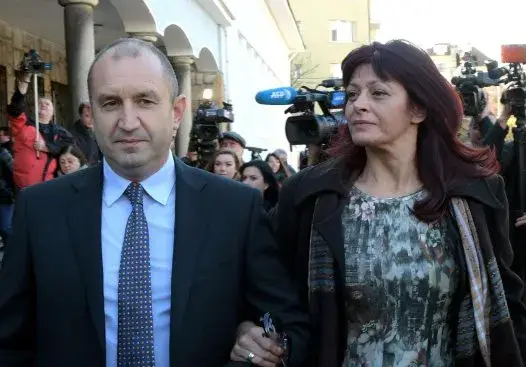 Скандали от ревност тресат Румен Радев и жена му