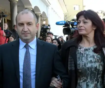 Скандали от ревност тресат Румен Радев и жена му