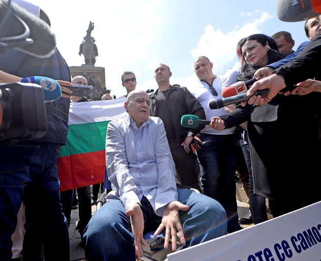 Слави не иска да е премиер