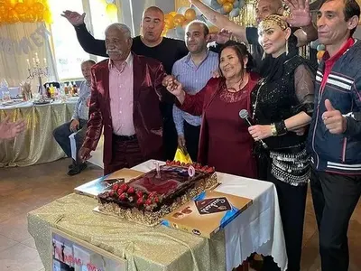 Софка избухна с луд купон за ЧРД на майка си, събра братовчеди от цял свят