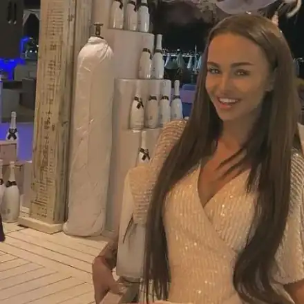 Сузанита с нов любимец! Певицата иска да е в крак с модата (ФОТО ТУК)