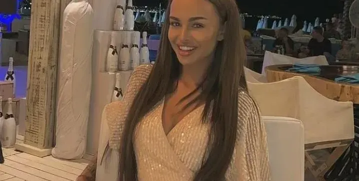 Сузанита с нов любимец! Певицата иска да е в крак с модата (ФОТО ТУК)