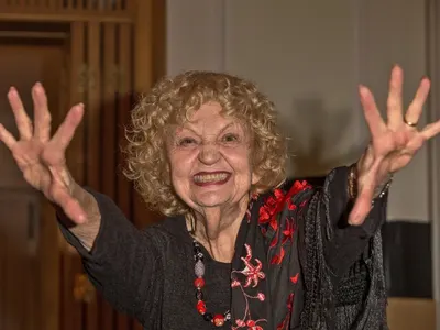 Татяна Лолова вързвана с въжета в „Пирогов”, крещяла и хапела медицинските сестри