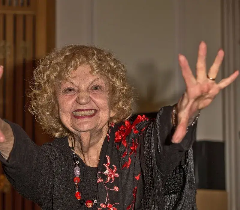 Татяна Лолова вързвана с въжета в „Пирогов”, крещяла и хапела медицинските сестри