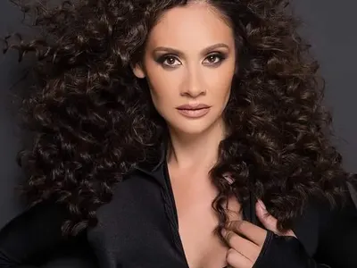 Ужас! Това Мариана Попова ли е?! Какво се случва с певицата? (ПАПАРАШКА снимка САМО ТУК)