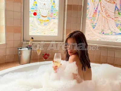 Ваната – любима снимачна площадка на бг звездите (Кой какви ги върши, горещи снимки)