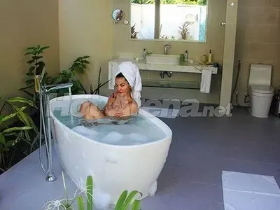 Ваната – любима снимачна площадка на бг звездите (Кой какви ги върши, горещи снимки)