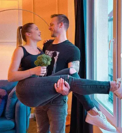 Ваня Джаферович свалил Жени на люта чалга (Вижте първата им среща)