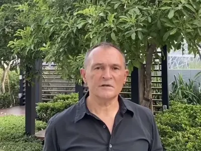 Васил Божков по джапанки на помен за Хайтов в Дубай