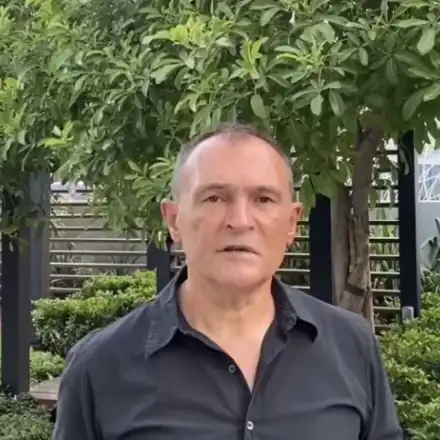 Васил Божков по джапанки на помен за Хайтов в Дубай