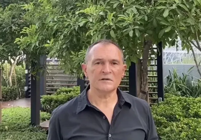 Васил Божков по джапанки на помен за Хайтов в Дубай