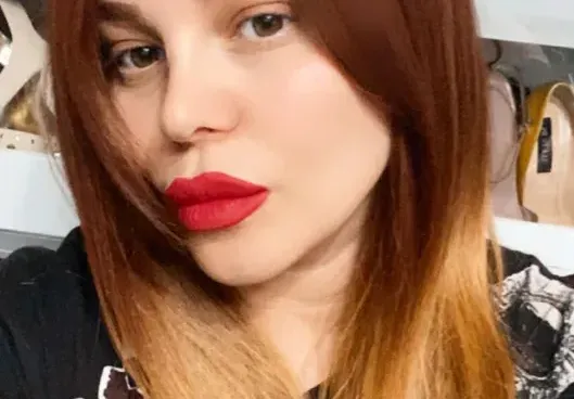 Десислава неузнаваема след куп корекции
