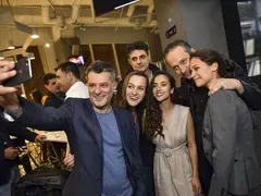 Куката дава любовни съвети в уебсериал