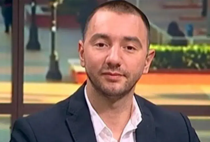 Антон Хекимян заприлича на ученик