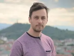 Бойко Кръстанов проиграл всичките си пари в казино (Актьорът не познава баща си, изоставил ги с майка му и брат му)