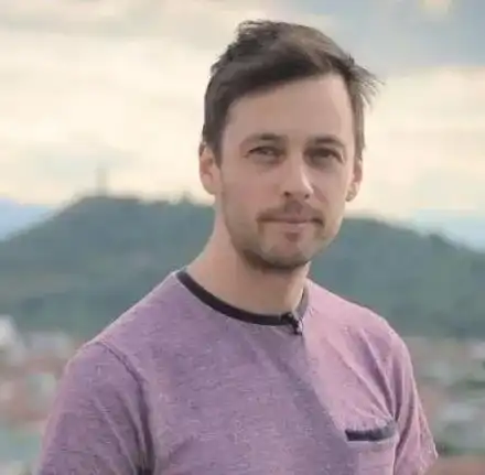 Бойко Кръстанов проиграл всичките си пари в казино (Актьорът не познава баща си, изоставил ги с майка му и брат му)