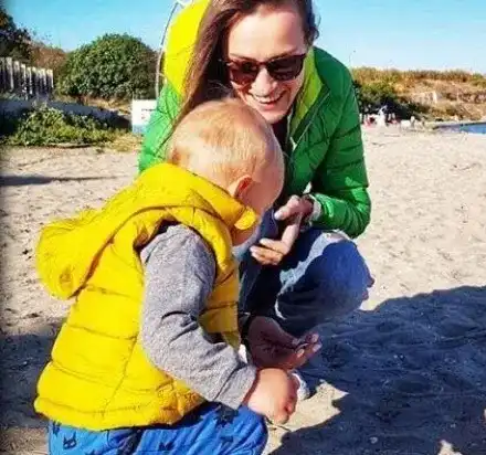 Дария Симеонова с чуждо колело