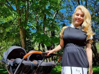 Ева Веселинова 2 часа приготвя децата за разходка