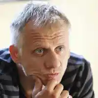 Иван Бърнев се уреди с любимка на Бандерас