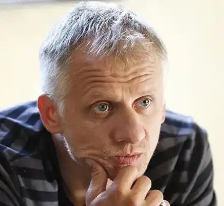 Иван Бърнев се уреди с любимка на Бандерас