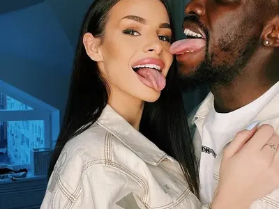 Мацката на Али Соу за силикона: Гърдите ми са натурални! (Горещо фото)