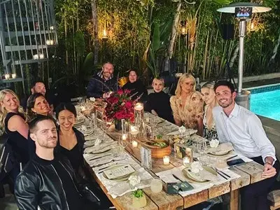 Мария Бакалова на вечеря с Парис Хилтън и Ема Робъртс (Снимки)