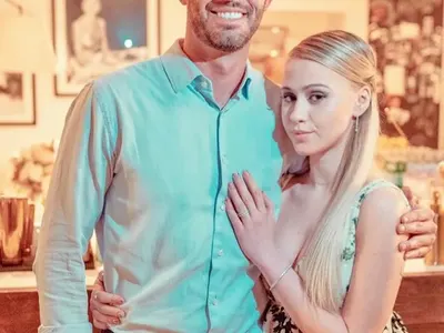 Мария Бакалова на вечеря с Парис Хилтън и Ема Робъртс (Снимки)