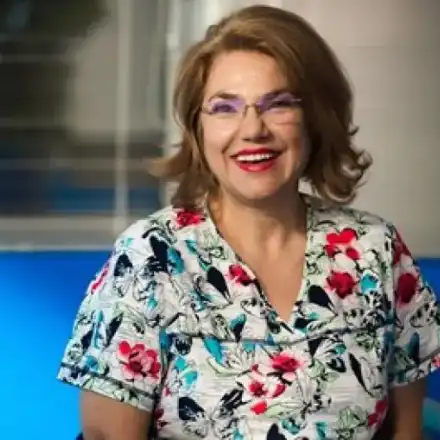 Марта отваря чакри с кралски масаж