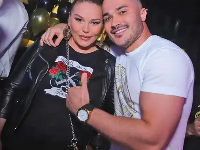 Парти бум в дискотеките: Азис се раздаде на макс, Преслава избухна с нов хит (СНИМКИ)