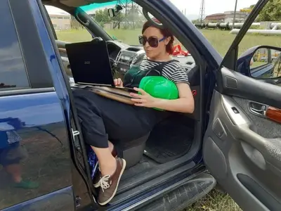 След слизането от екран: Ани Цолова обедня, подкара трошка