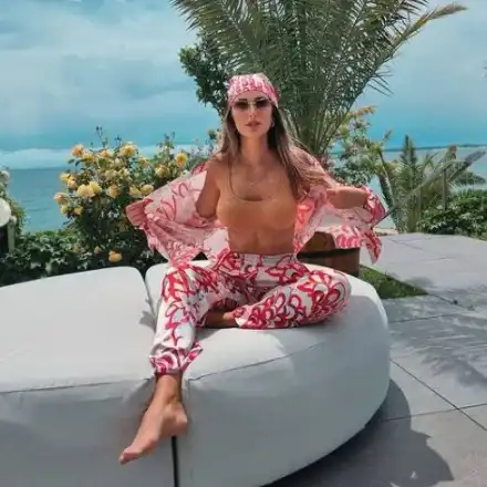 Алекс Петканова разгорещи мрежата на яхта по бански! (СНИМКИ)