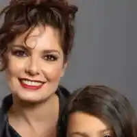 Алекс Сърчаджиева прави щерка си актриса