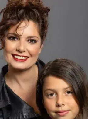 Алекс Сърчаджиева прави щерка си актриса