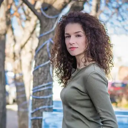 Александра Кръстева, сестрата на Нети, слиза от екран, за да роди