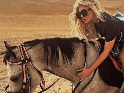 Андреа спасява конете в Египет