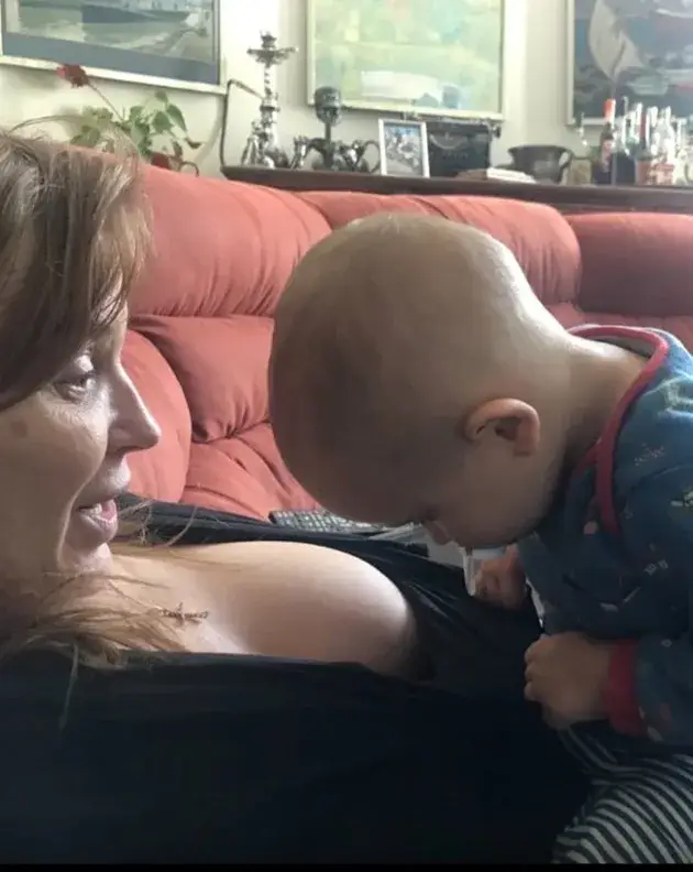 Аня Пенчева: Само внуците и мъжът ми могат да пипат всичко по мен!