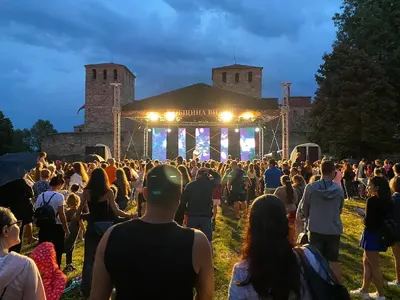 Атанас Колев, Боро Първи, Петя Алекса, Монти, Алекс и Влади на Summer Vibes Festival във Видин