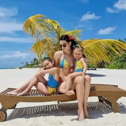 Бивш национал глези жената на Малдивите