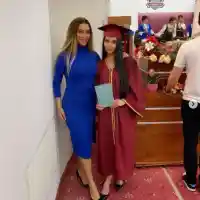 Бони прелива от гордост: Щерка й се дипломира (Фото)