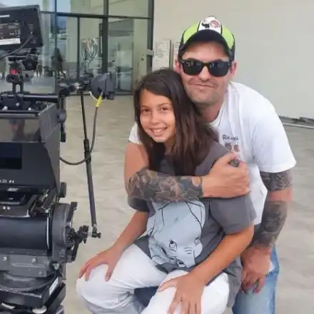 Дъщерята на Алекс Сърчаджиева  спечели първи хонорар