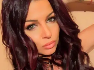 Дебора се завръща