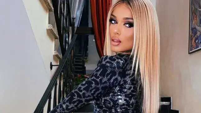 Диона наду пазвата срещу 10 бона в Турция! Певицата смяташе силиконa за „банален“