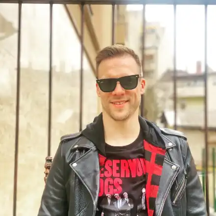 Джаферович отваря кръчма в центъра на София, набира персонал