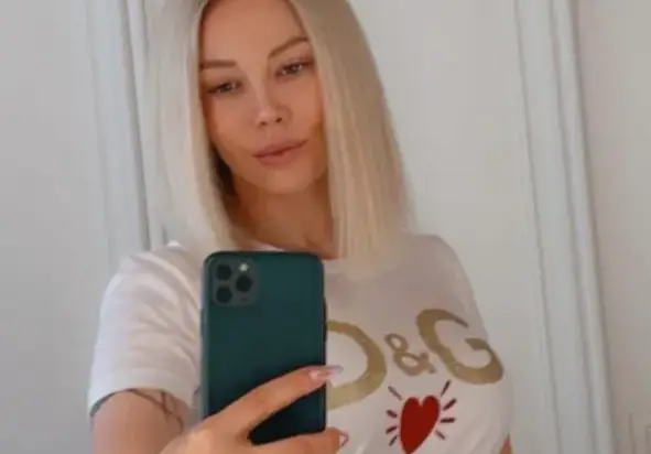 Емилия пак блондинка (Фото)