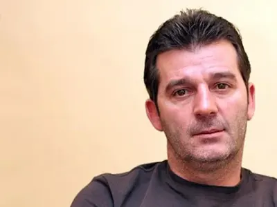 Емо Костадинов стана дядо! (Бебето е едва 2 кг и остава в болница)